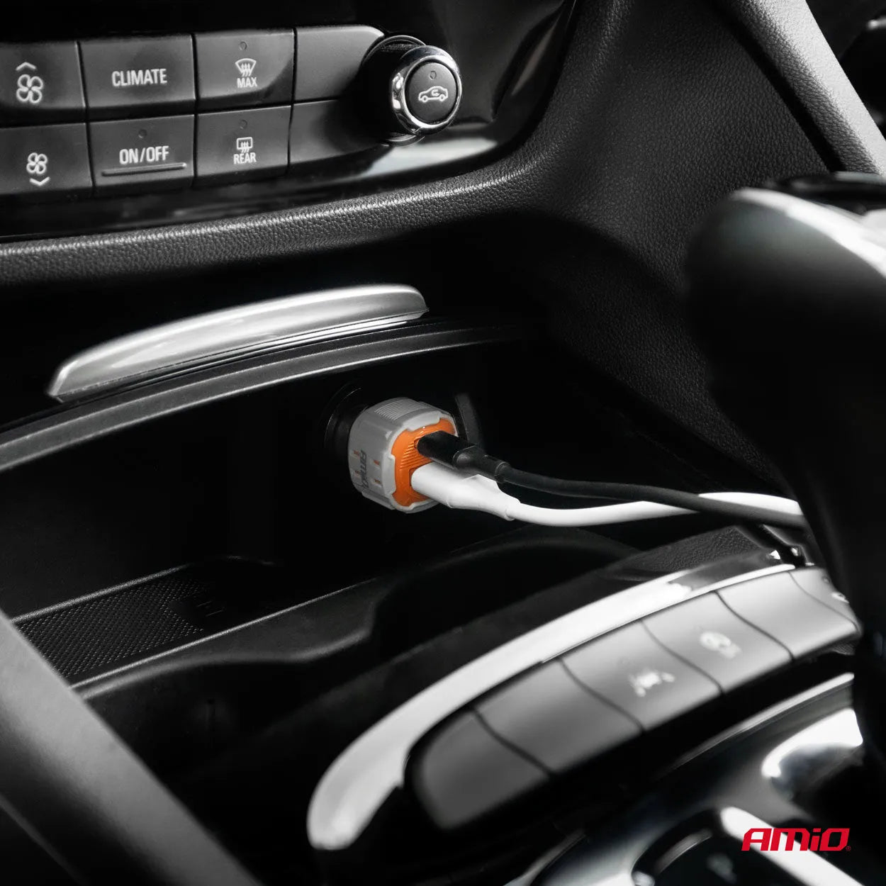 Car charger USB-A + USB-C 38W 12/24V